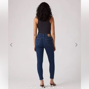 Levi's 721 High Rise Skinny Jeans Size 27